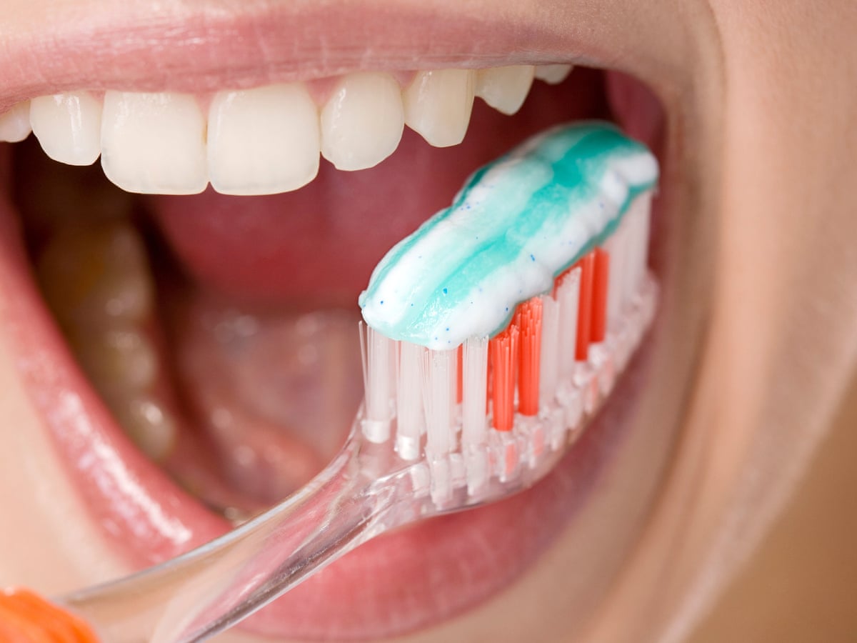 escovar dentes