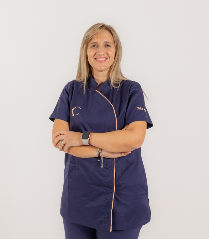 Dra.Carla scaled - Estética e Implantologia Avançada